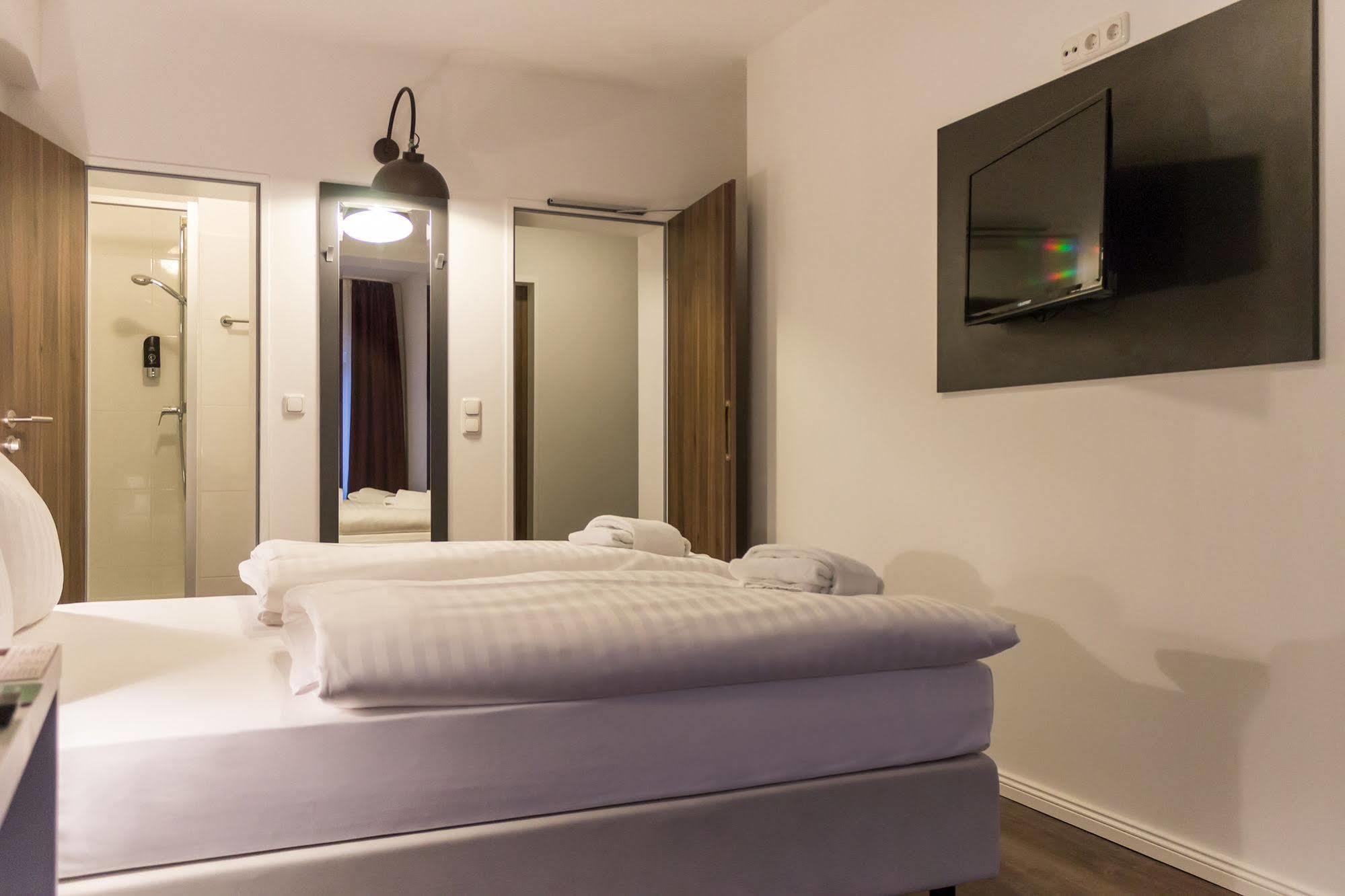 Hotel West Hamburgo Exterior foto